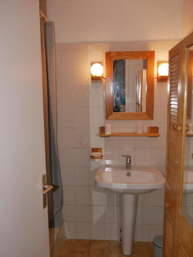 Апартаменты Studio Le Beauduc Сент-Мари-де-ла-Мер Экстерьер фото